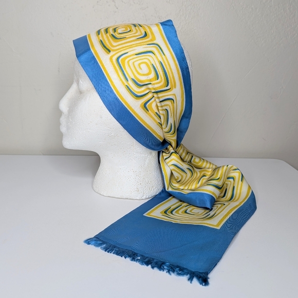 Vintage‎ Yellow Blue and White Mod Oblong Scarf - Picture 3 of 13